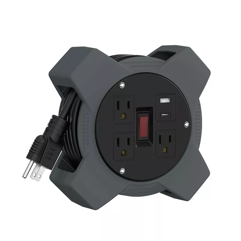 3 утичнице Усб пластични намотај за кабл 20 стопа 3 утичнице Усб пластични намотај за кабл 20 стопа